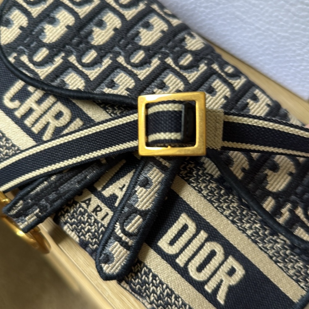 Christian Dior Navy and Cream Clutch - Picture 4 of 13